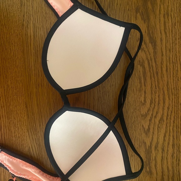 Victoria’s Secret Bikini Top - Picture 2 of 3